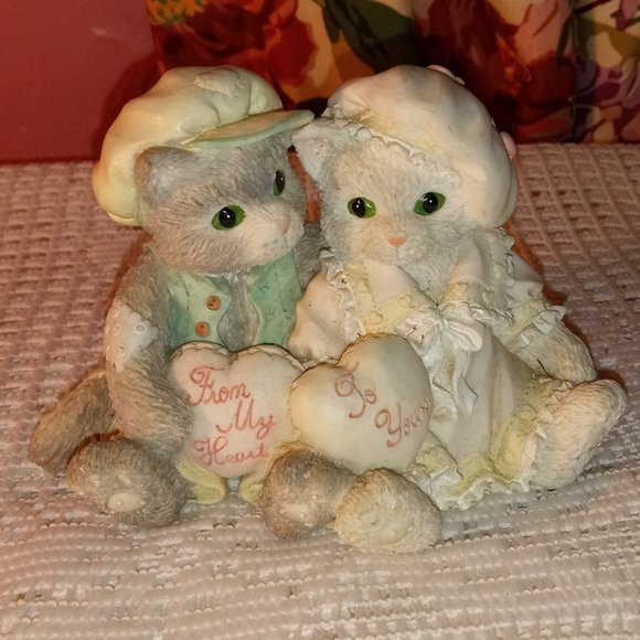 BEAUTIFUL VINTAGE CALICO KITTENS 'PAWS-ITIVITY IN LOVE" CERAMIC LOVE DECOR - Picture 2 of 8